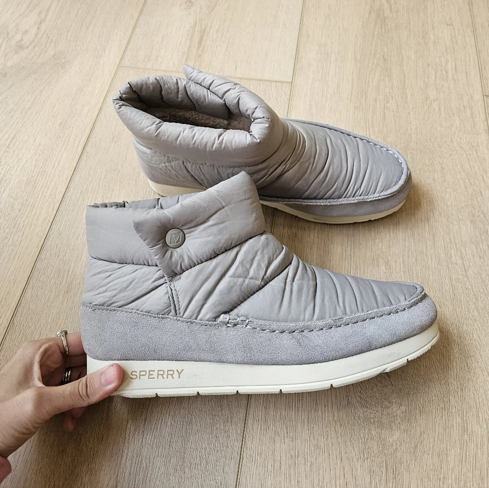 Sperry Snow Booties Size 9.5 gray with teddy lining slip on Moc-sider style